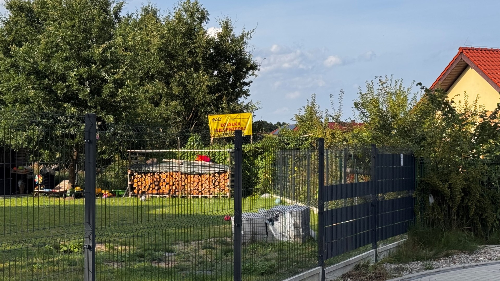 Działka na sprzedaż
